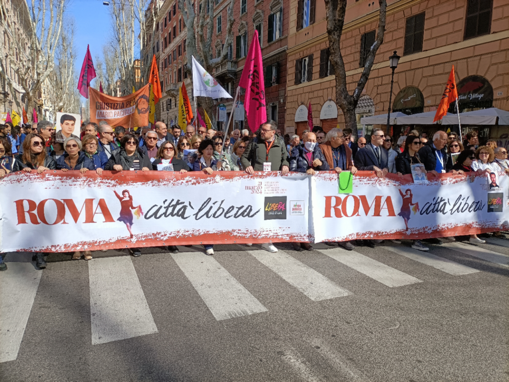 In 100mila a Roma per ricordare le vittime di mafia. Don Ciotti: ”L’80% di loro è senza verità”