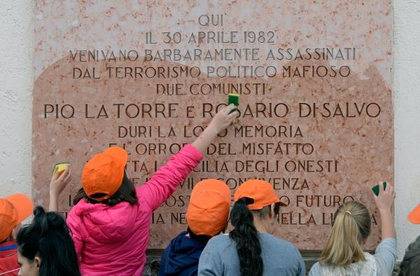 Le intuizioni di La Torre, i passi indietro del governo