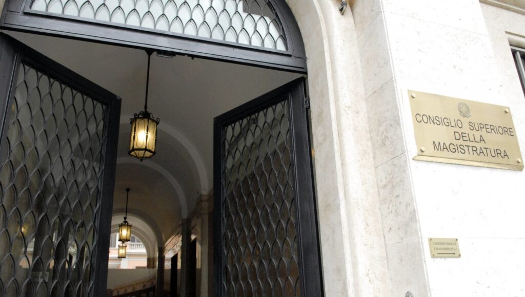 Due CSM e Alta Corte disciplinare. Così rinascono corporazione e gerarchia