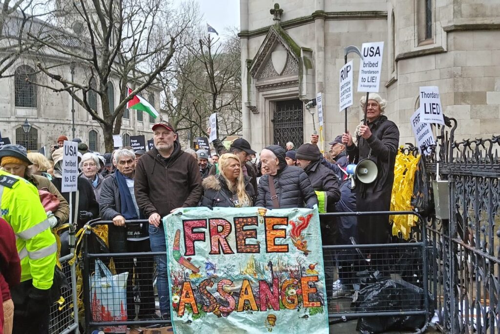 Julian Assange può appellarsi contro l’estradizione