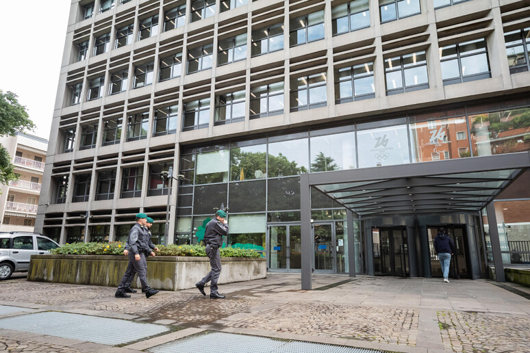 Milano-Cortina, la Procura apre inchiesta anche sulle assunzioni dei dipendenti