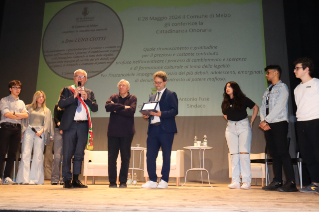 Conferimento a Don Luigi Ciotti della cittadinanza onoraria di Melzo (MI)