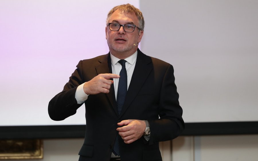 L’ex direttore Lirio Abbate non tutelato dall’Espresso in una causa per diffamazione