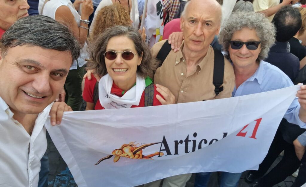 “Difendiamo unità nazionale”, la piazza contesta lo spacca Italia. Articolo 21: in gioco i diritti civili