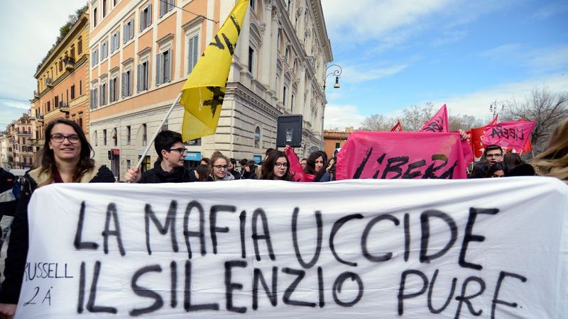 Mafie al Nord. Così le voci dei ragazzi smascherano le scimmiette negazioniste