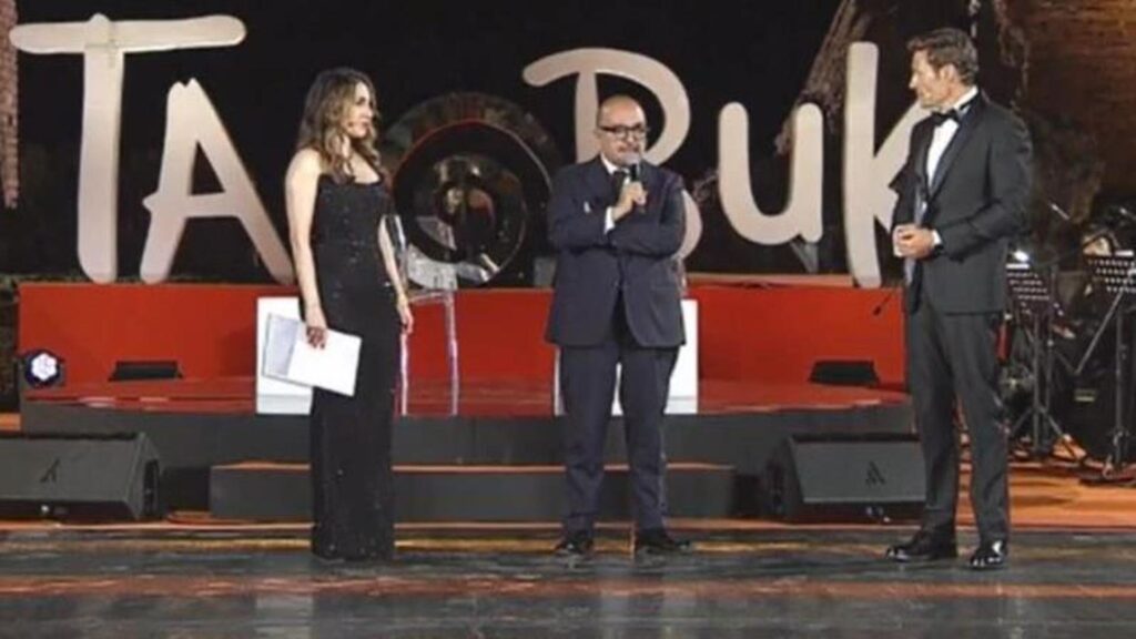 La figuraccia del ministro fischiato e la giustificazione ridicola della Rai