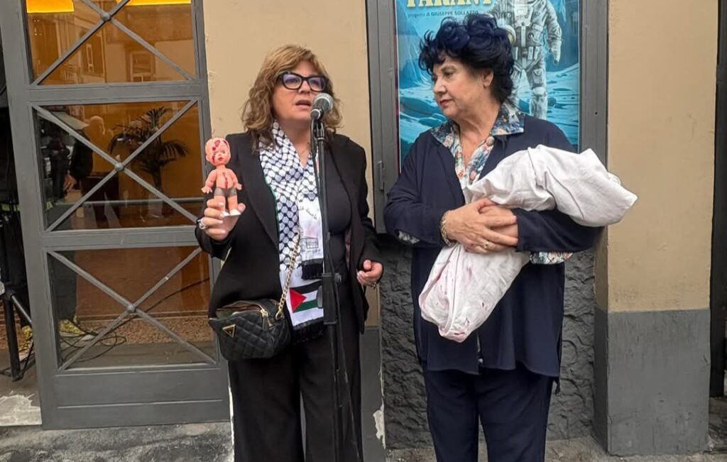 “Mobilitiamoci per fermare il massacro di uomini, donne e bambini”