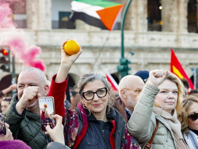 Fnsi e Odg stigmatizzano parole Albanese sui giornalisti, dopo assalto a redazione “La Stampa”