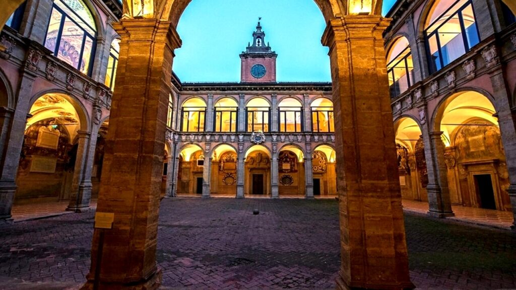 Continua l’assalto del Governo a Bologna: è la volta dell’Università