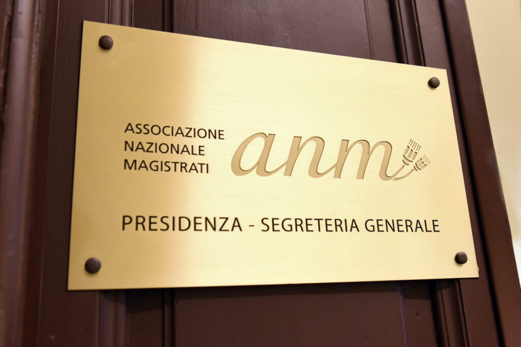 Meloni: magistrati seguono mandato costituzione, non fanno politica