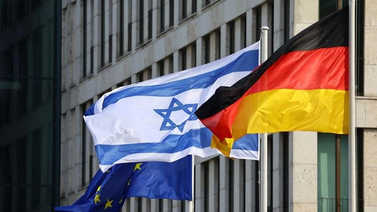 La Germania riprende a inviare armi a Israele. Amnesty: “Rischio complicità in crimini di diritto internazionale”