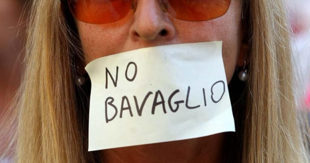 Nuovo bavaglio del governo all’informazione. Obbedienza civile contro ogni norma incivile