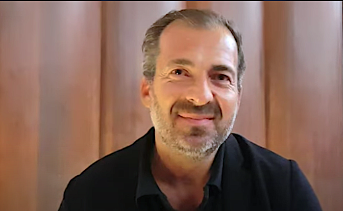 Berizzi incerottato come Moro, Storace assolto. “Buona notizia per i manganellatori della rete”