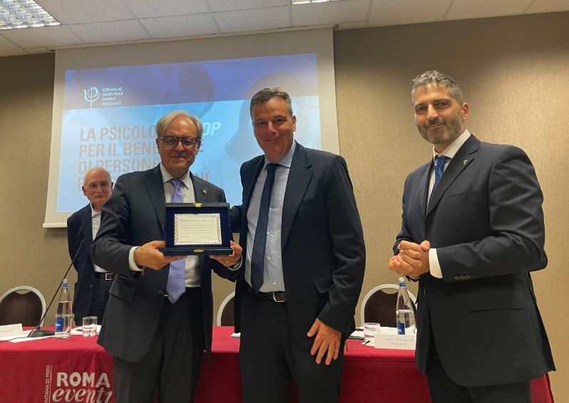 Giornalisti italiani sotto stress: l’indagine di Casagit Salute approda in Europa