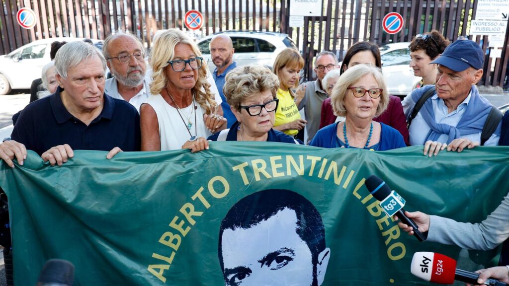 Cosa sta facendo l’Italia per riportare a casa Alberto Trentini? Un anno dopo, nessuno lo sa