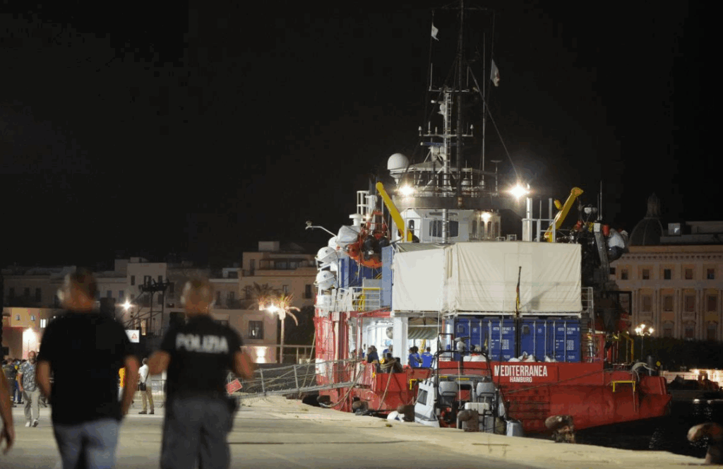 Liberiamo la nave Mediterranea: presidio al Ronciglio di Trapani