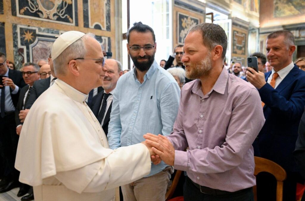 Il Papa incontra i Movimenti e le Associazioni promotrici di “Arena di Pace”