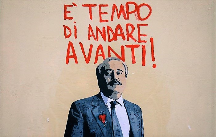 Noi non commemoriamo Falcone. Lo continuiamo