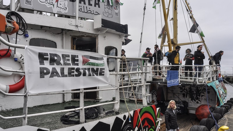 Global Sumud Flottilla salpa simbolicamente da Napoli