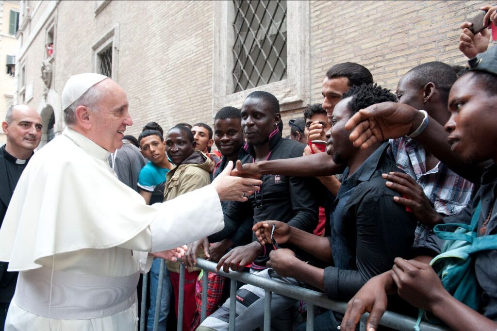 Il ricordo del Centro Astalli: “Grazie Papa Francesco”
