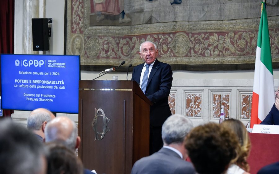 Garante privacy: «IA protagonista di una rivoluzione antropologica»