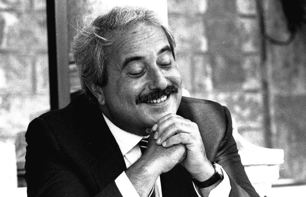 Ricordi sbagliati. Quando sono i magistrati a non aver studiato l’antimafia (e Falcone)