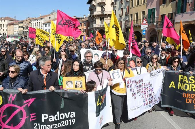 Fuori dall’ombra. Da “benefici” a “diritti”: ecco il Quarto Stato delle vittime di mafia