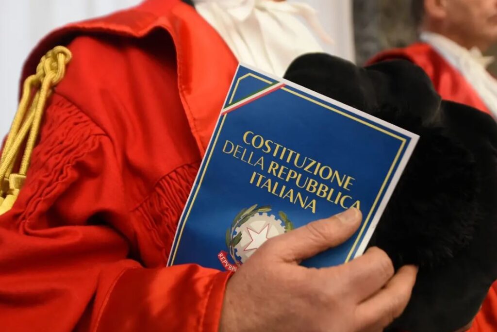 Se gli attacchi del governo prima del referendum servono a creare un clima ostile ai magistrati