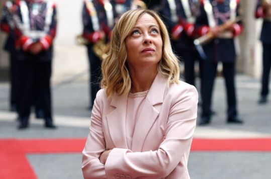 Meloni senza referendum come il calcio senza pallone