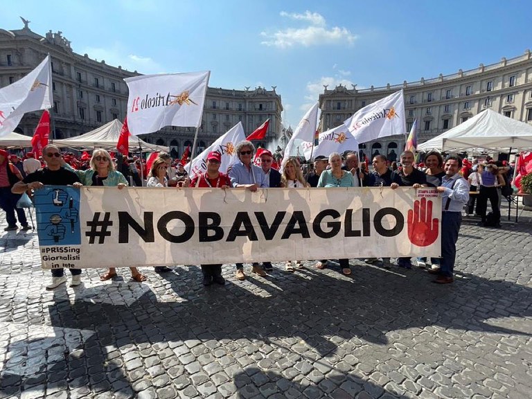 Giornalisti e attivisti spiati, grave attacco all’informazione