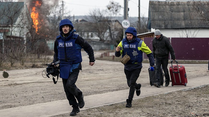 «Proteggere i colleghi dipendenti e freelance all’estero e tutelarli in Italia»