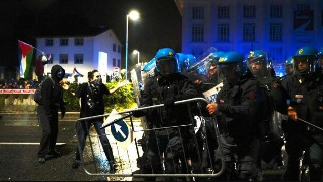 A Udine attacco deliberato a chi fa informazione. Viminale intervenga