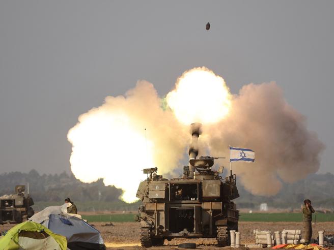 Atto finale a Gaza, i tank di Israele invadono la Striscia